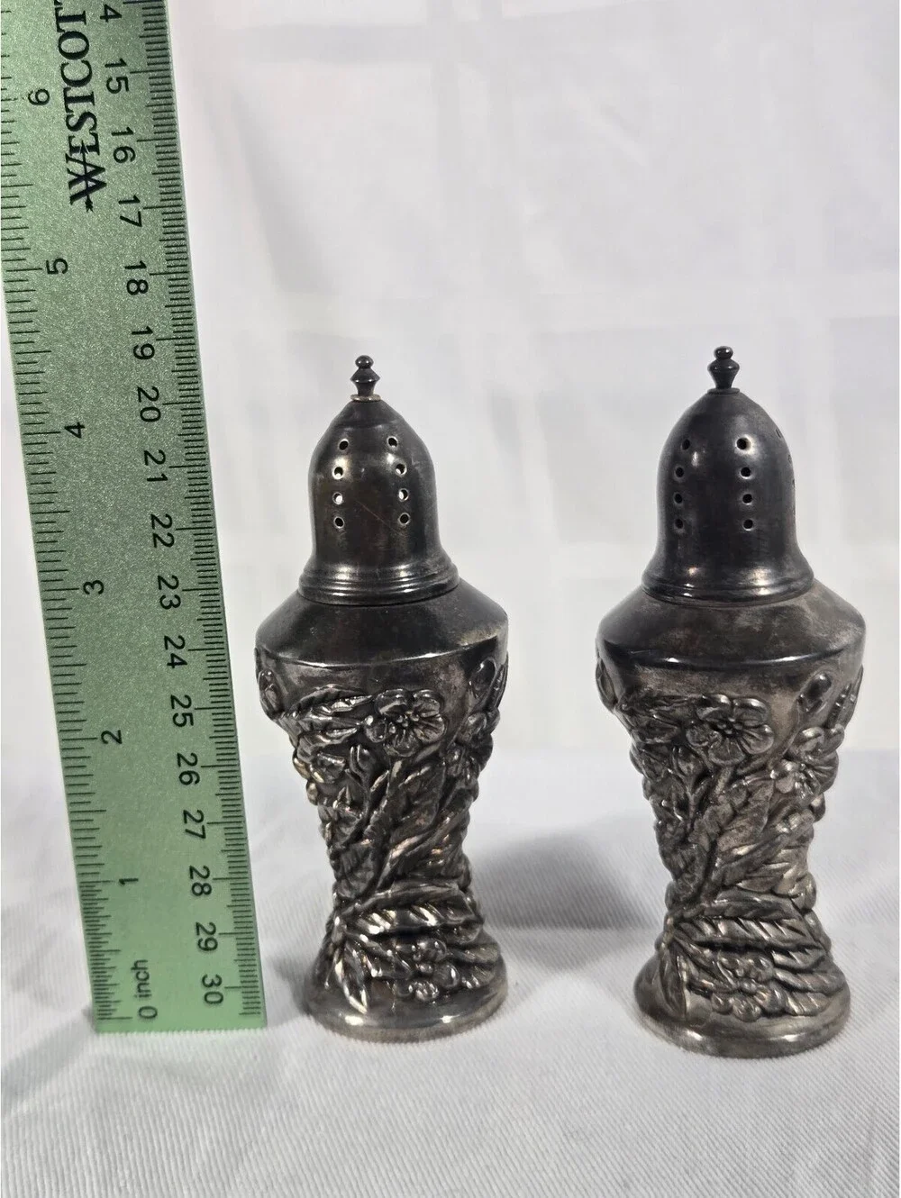 Vintage International Silver Co Salt Pepper Shakers Repousse 1991 Heavy 20oz